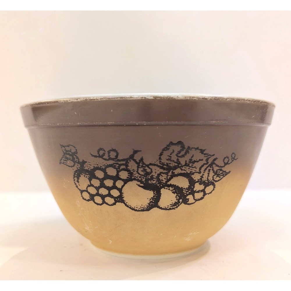 Pyrex #401 1.5 Pint Old‎ Orchard Brown Ombre Fruit Nesting Mixing Bowl Vintage